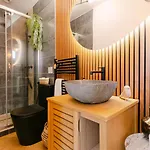 Signature Balneaire & Sauna 4 Etoiles * Deauville